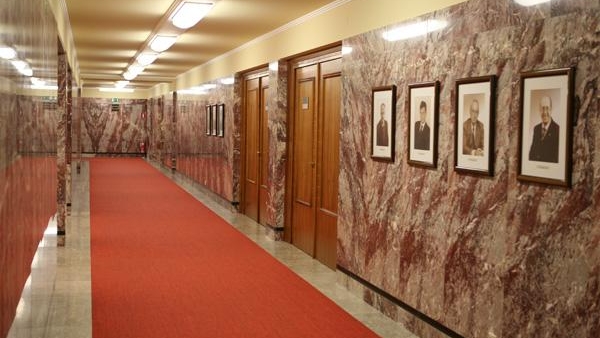 Iskanje podpore političnih strank predlogu zakona